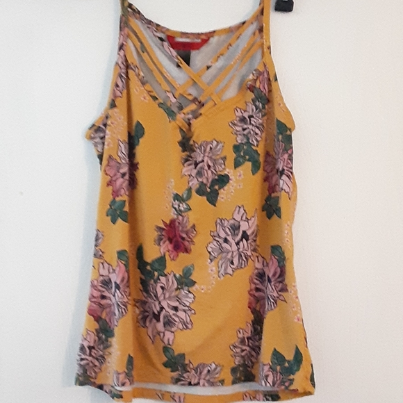 None Tops - Hot Kiss Kriss Cross Tank xl